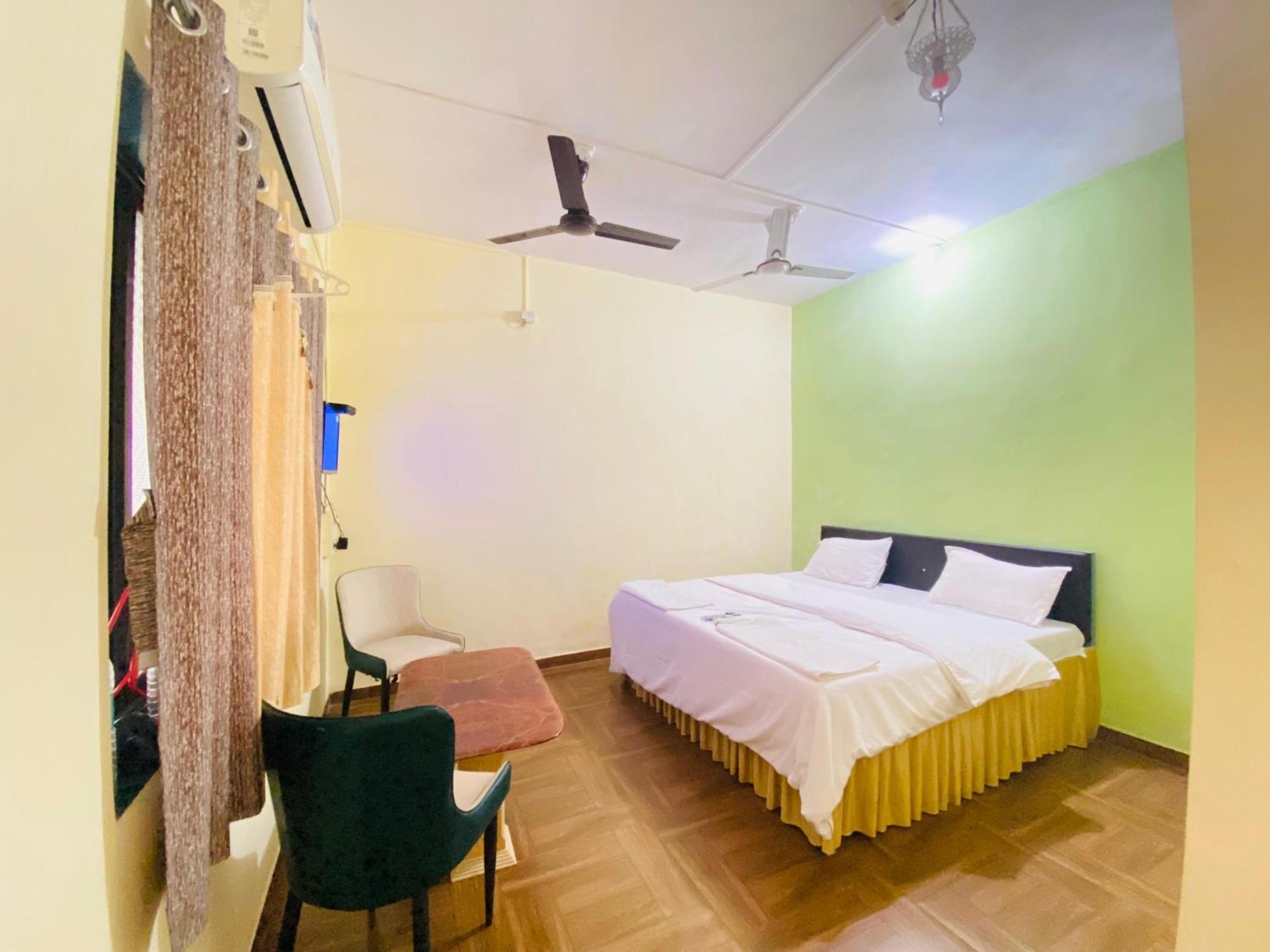 Humming Bird Beach Resorts Alībāg Exteriér fotografie