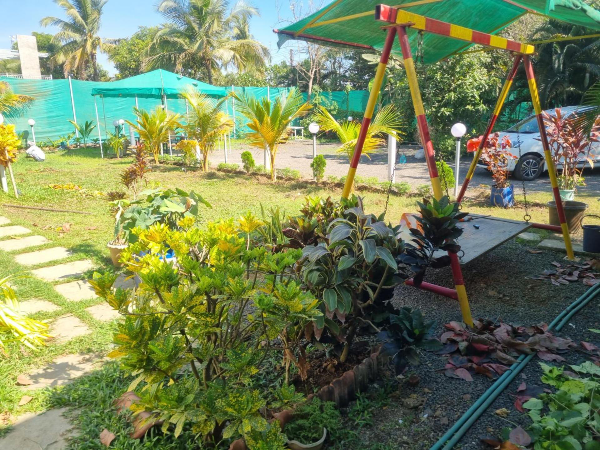 Humming Bird Beach Resorts Alībāg Exteriér fotografie